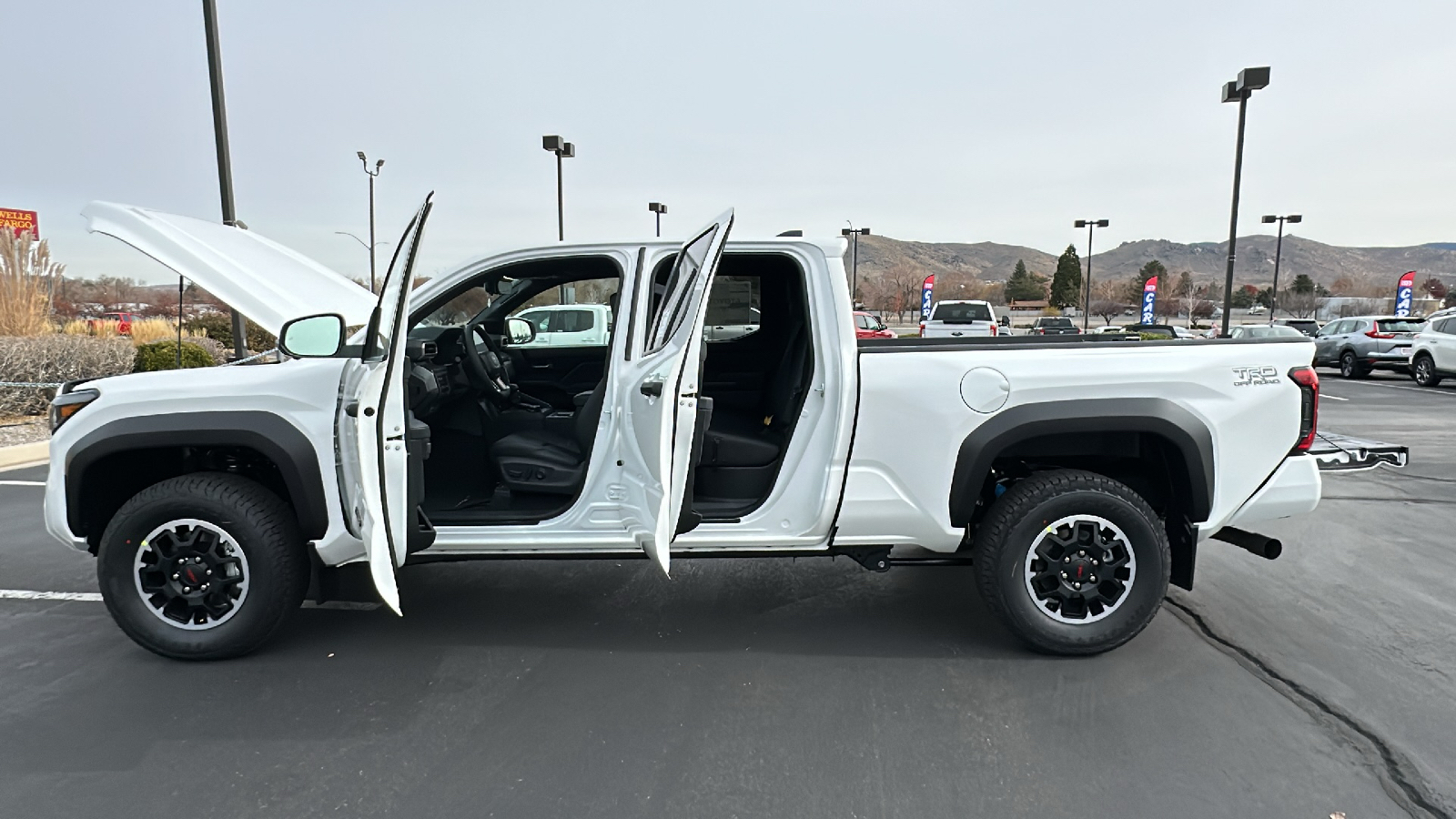 2024 TOYOTA Tacoma TRD Off-Road 13