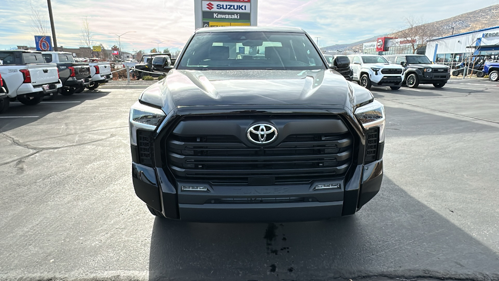 2025 TOYOTA Tundra SR5 8