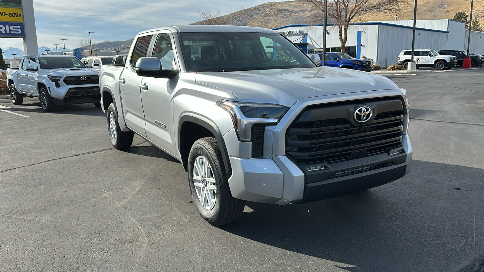 2025 TOYOTA Tundra SR5 1