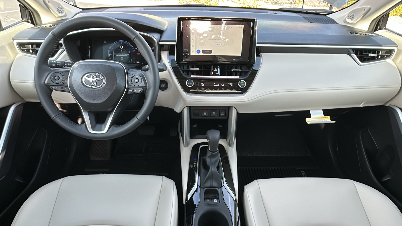 2024 TOYOTA Corolla Cross XLE 18