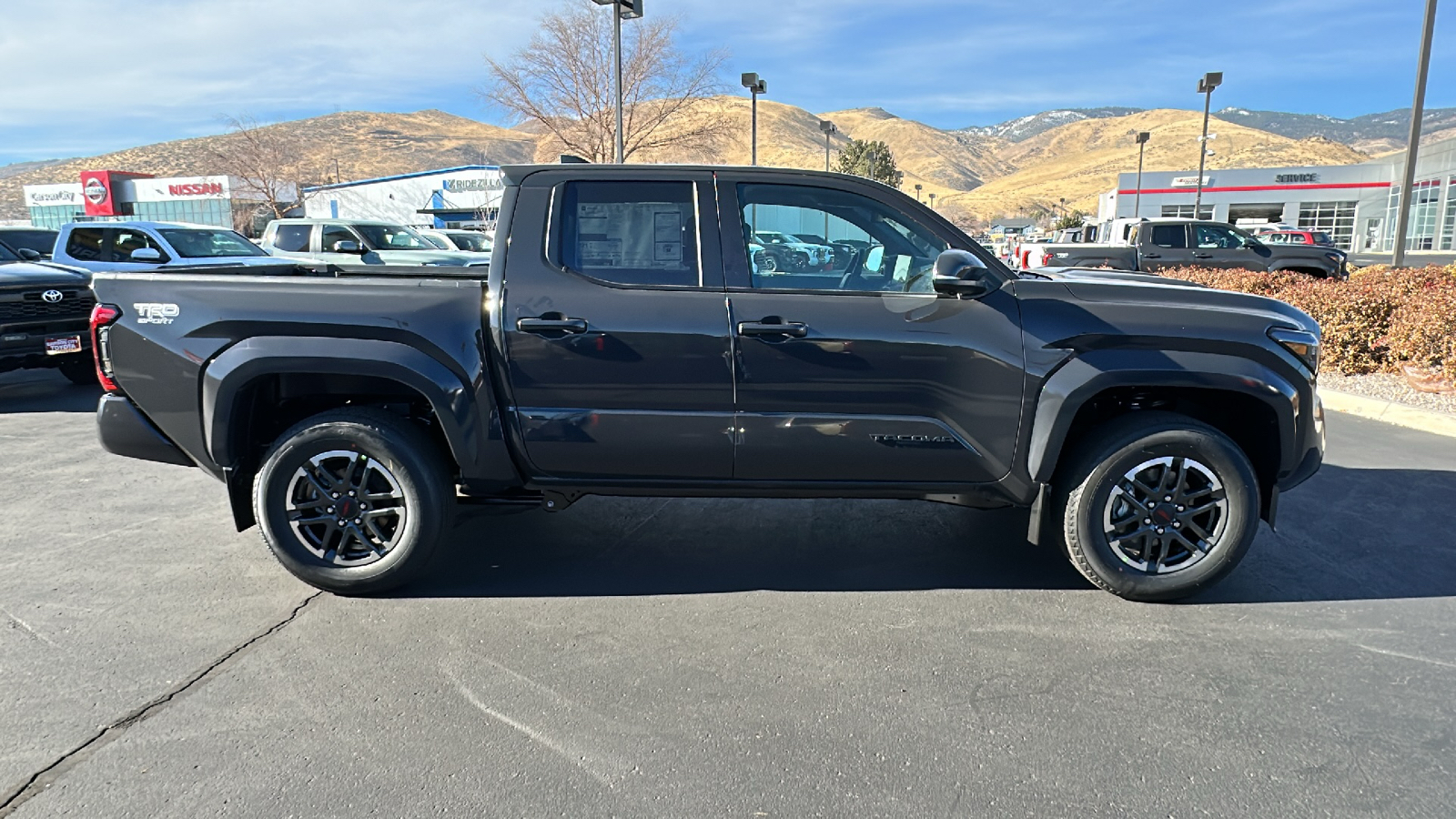 2024 TOYOTA Tacoma TRD Sport 2