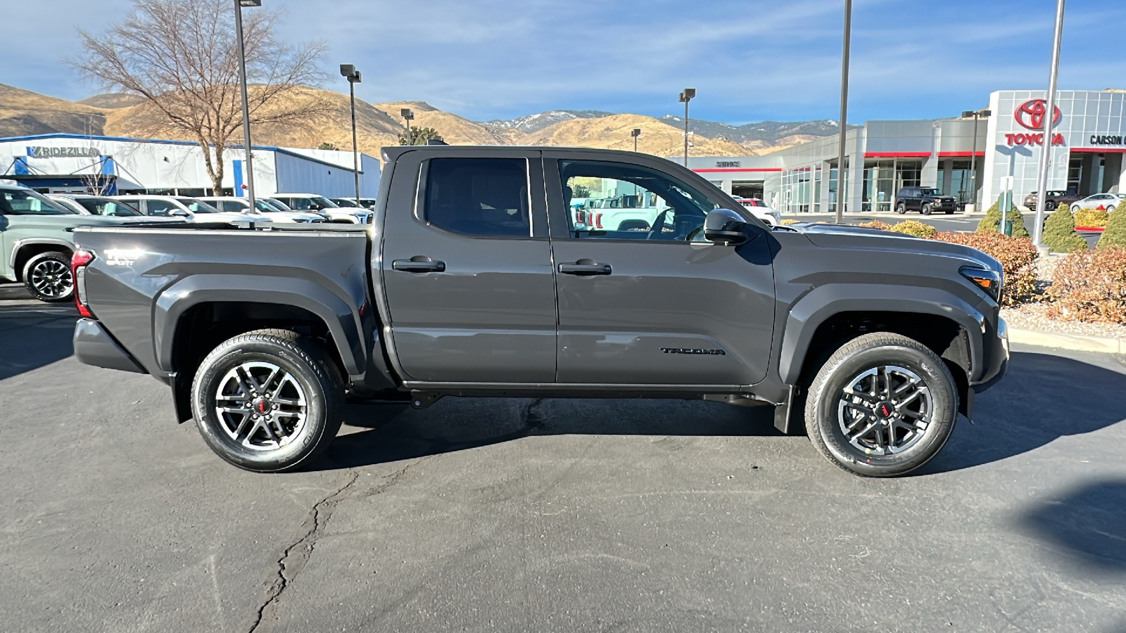 2024 TOYOTA Tacoma TRD Sport 2