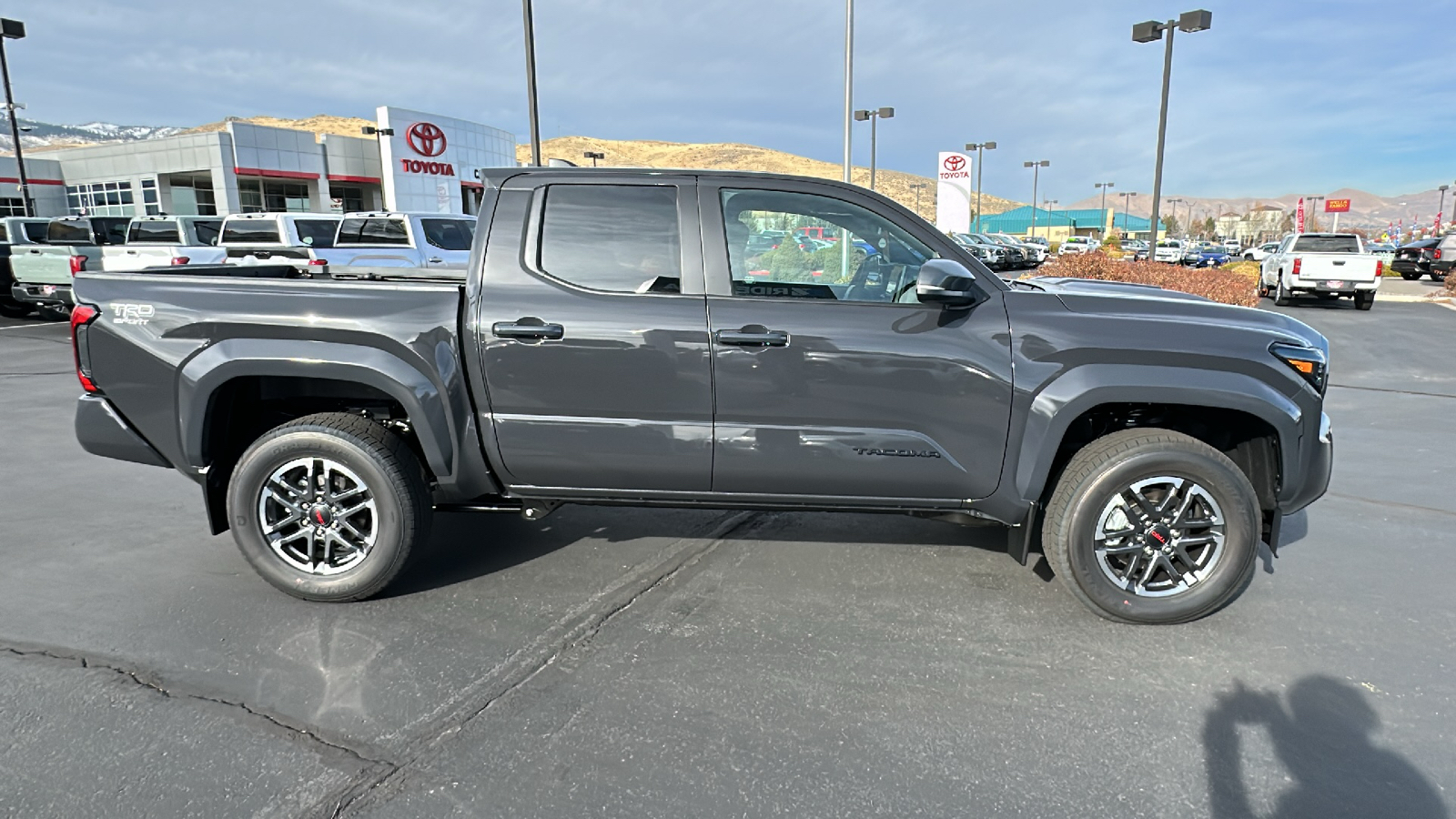 2024 TOYOTA Tacoma TRD Sport 2