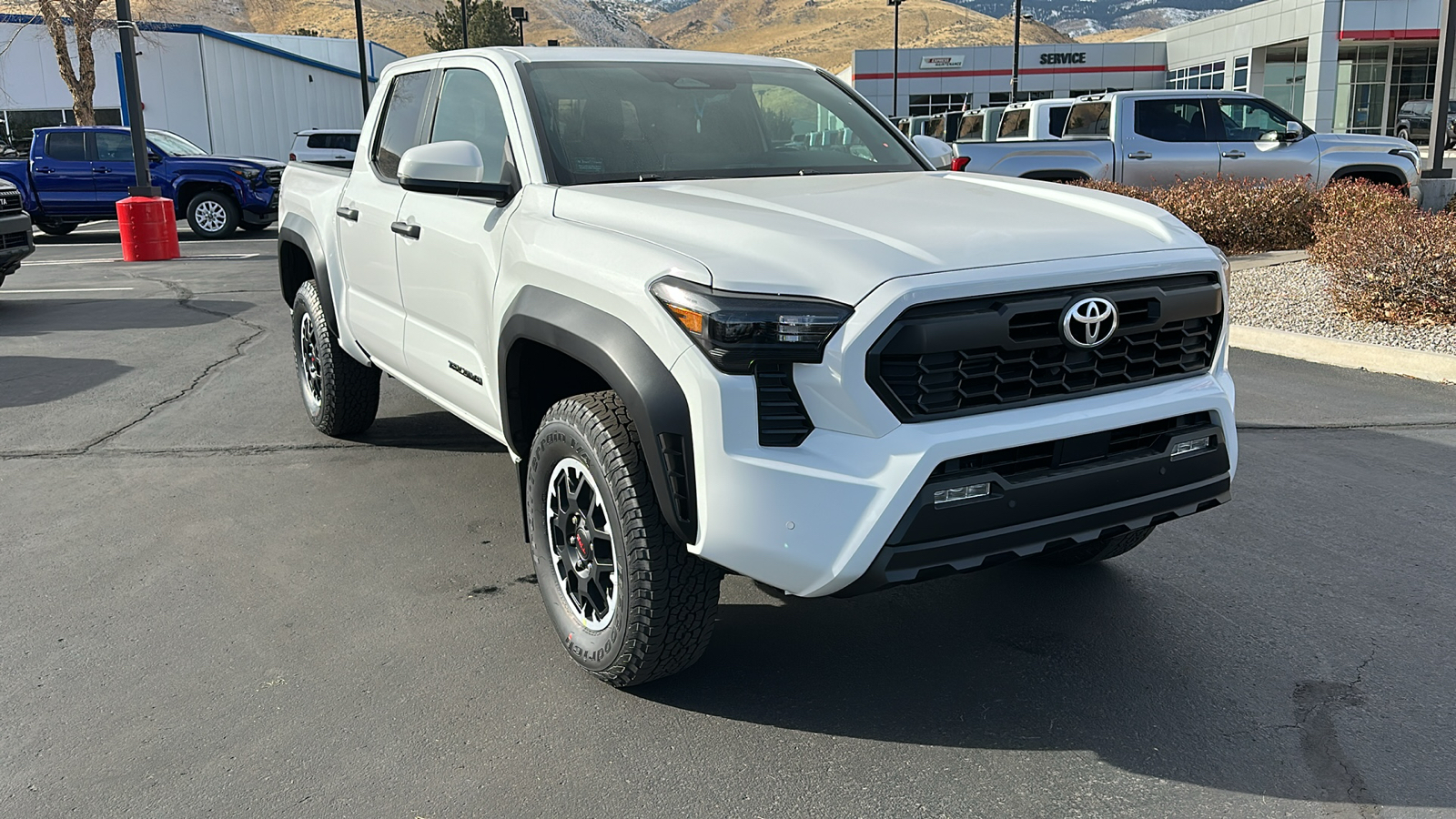 2024 TOYOTA Tacoma TRD Off-Road 1