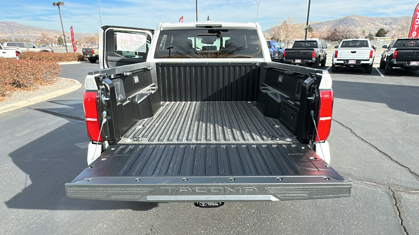 2024 TOYOTA Tacoma TRD Off-Road 12