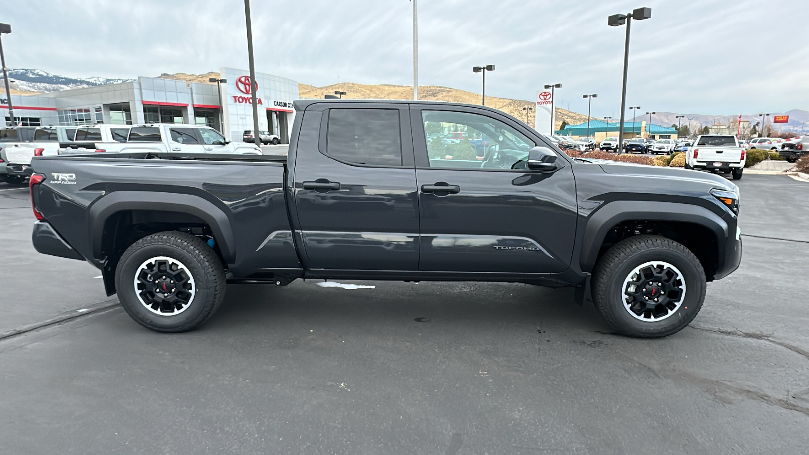 2024 TOYOTA Tacoma TRD Off-Road 2