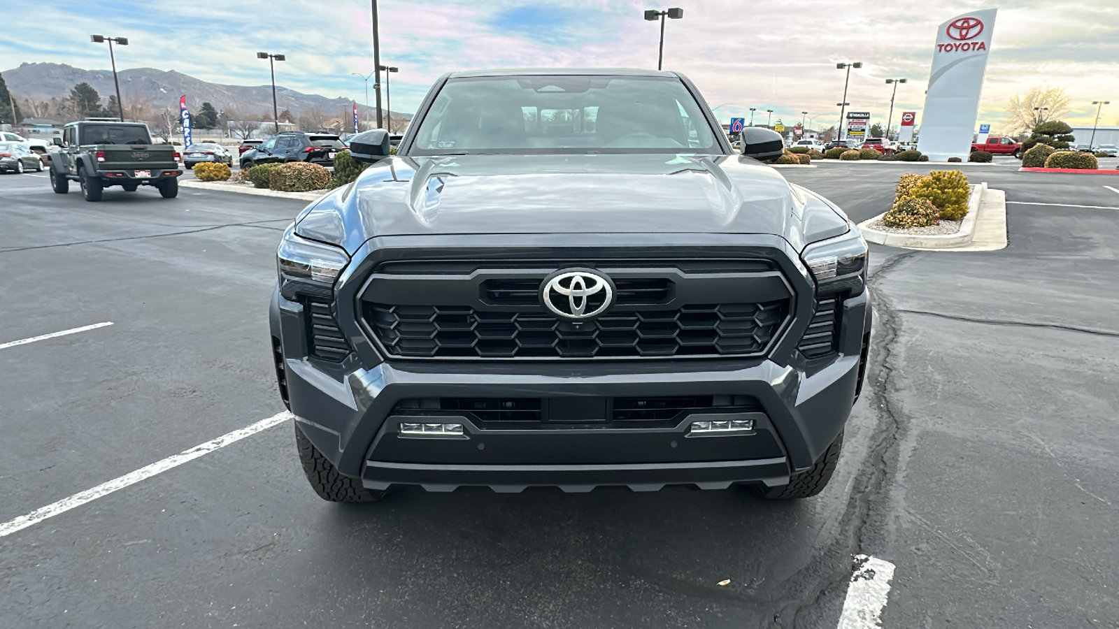 2024 TOYOTA Tacoma TRD Off-Road 8