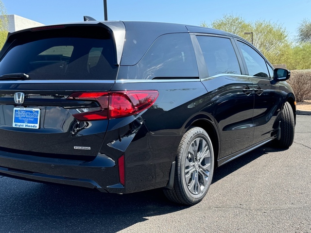 2025 Honda Odyssey Touring 8