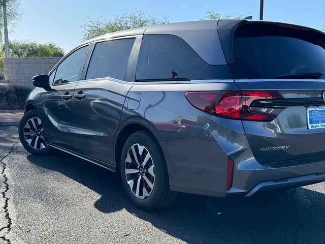 2025 Honda Odyssey EX-L 8