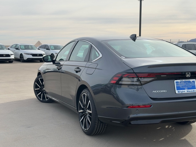 2025 Honda Accord Hybrid Touring 8