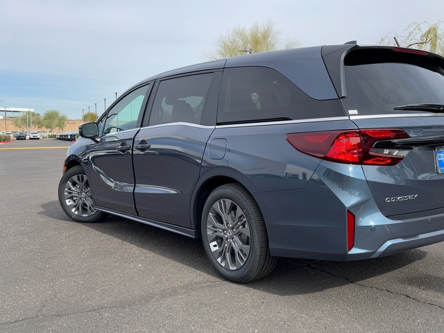 2025 Honda Odyssey Touring 9