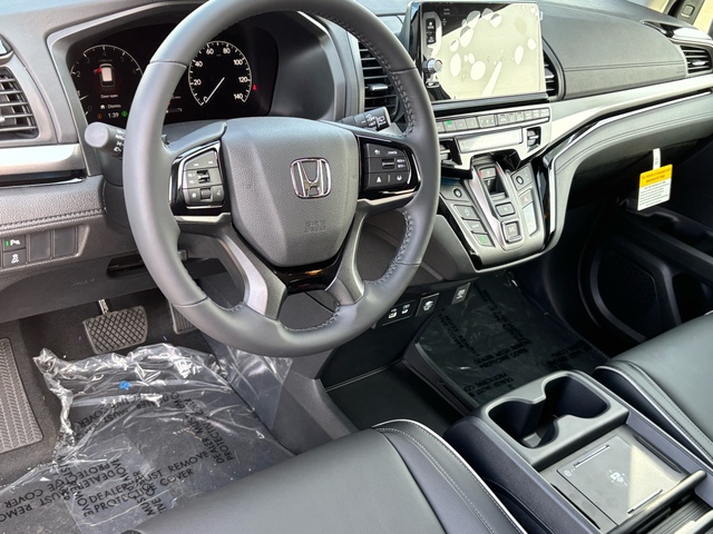 2025 Honda Odyssey Touring 19