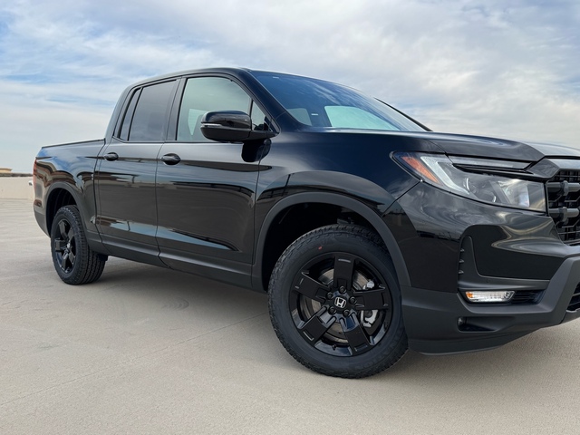 2025 Honda Ridgeline Black Edition 4