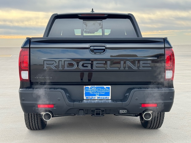 2025 Honda Ridgeline Black Edition 8