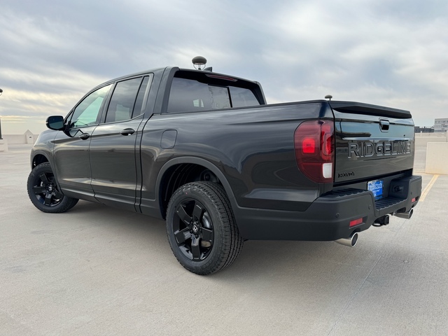 2025 Honda Ridgeline Black Edition 10