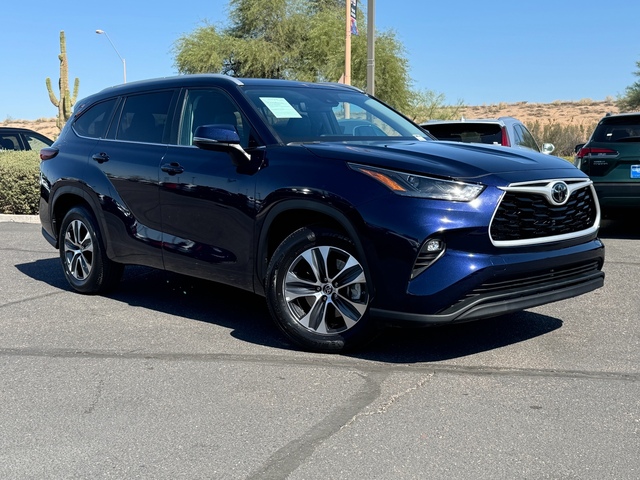 2024 Toyota Highlander XLE 1