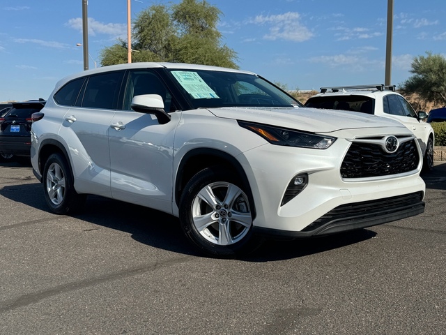 2024 Toyota Highlander LE 1