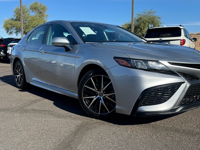 2022 Toyota Camry SE 4