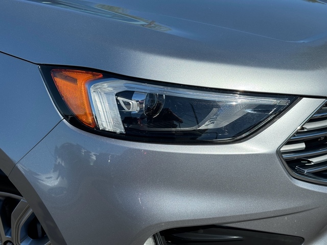 2022 Ford Edge Titanium 4