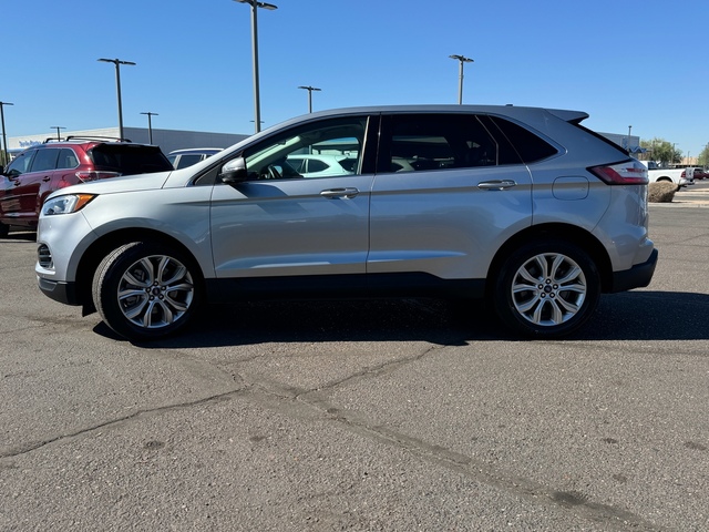 2022 Ford Edge Titanium 11