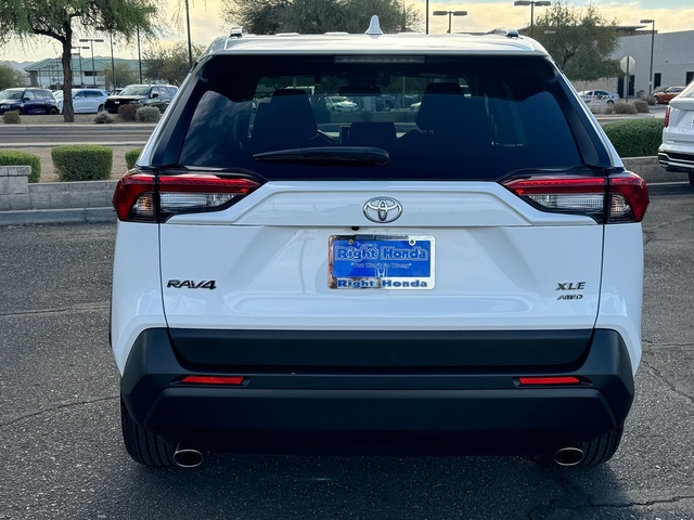 2024 Toyota RAV4 XLE 9