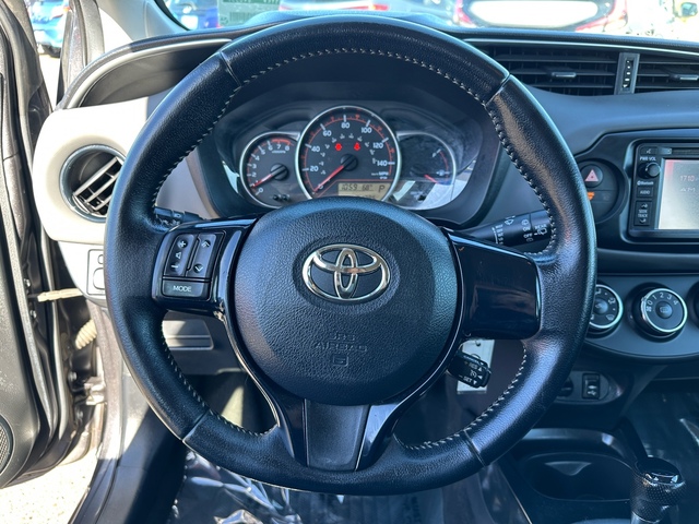 2016 Toyota Yaris  24