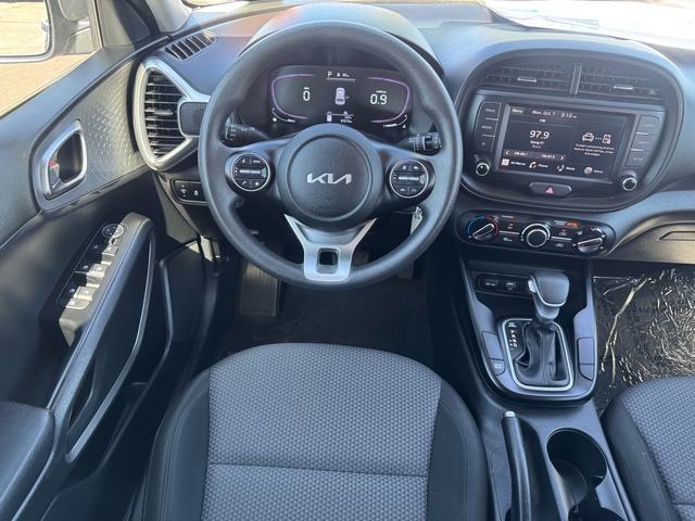 2023 Kia Soul LX 16