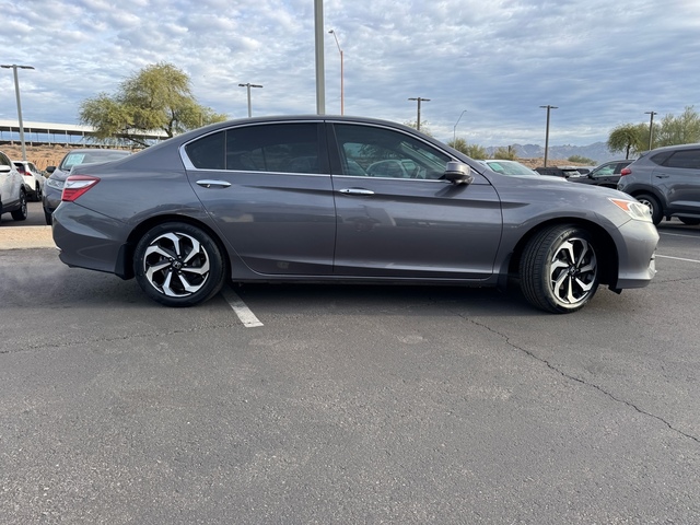 2017 Honda Accord  7