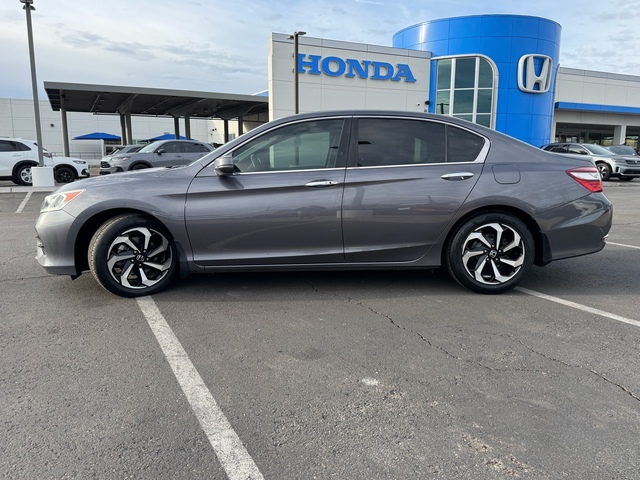 2017 Honda Accord  11