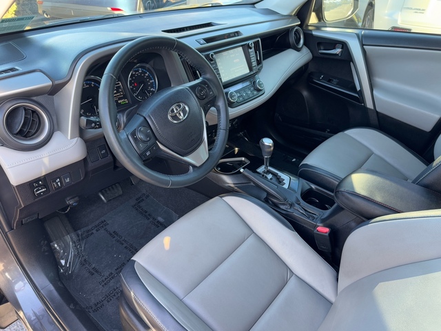 2017 Toyota RAV4 Limited 14