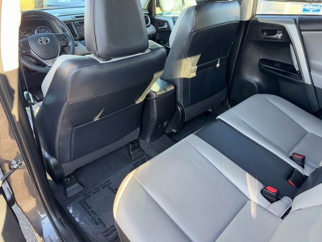 2017 Toyota RAV4 Limited 24