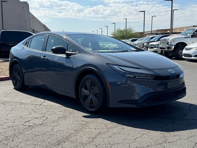 2023 Toyota Prius LE 10