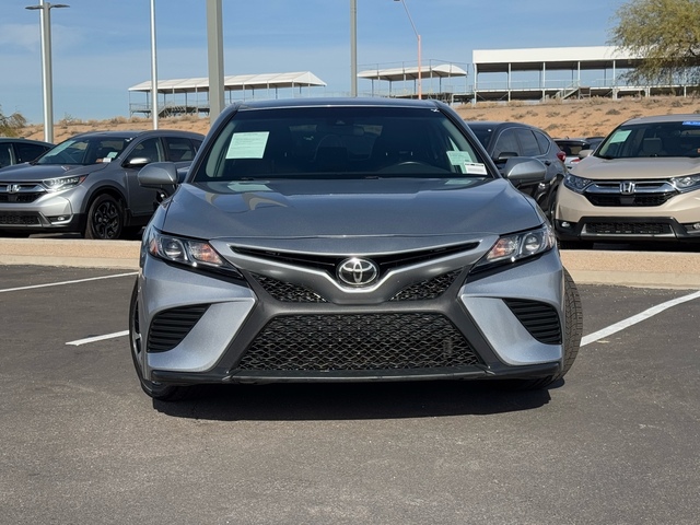 2019 Toyota Camry SE 3