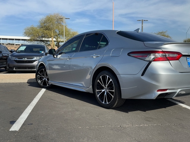 2019 Toyota Camry SE 9