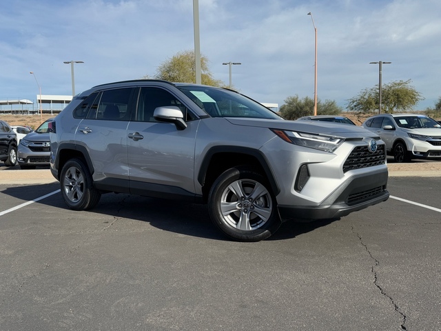 2022 Toyota RAV4 Hybrid XLE 2