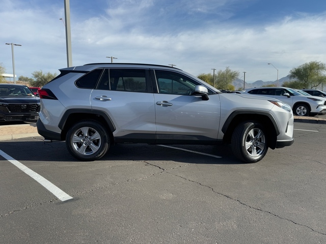 2022 Toyota RAV4 Hybrid XLE 5