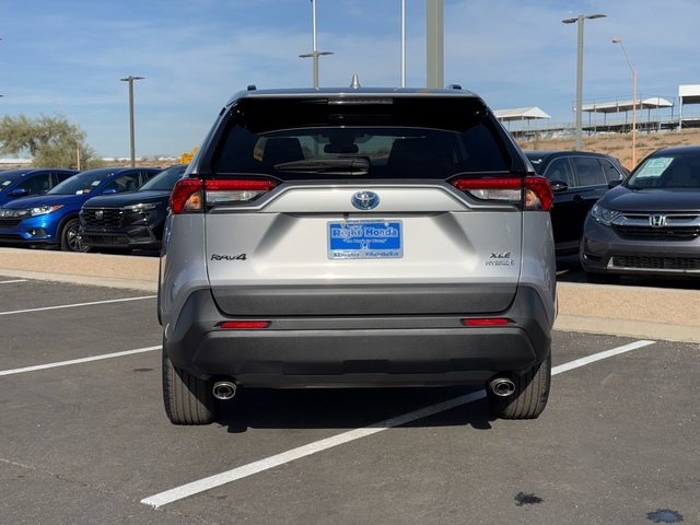 2022 Toyota RAV4 Hybrid XLE 8