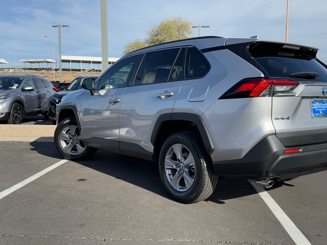 2022 Toyota RAV4 Hybrid XLE 9