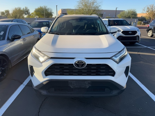 2022 Toyota RAV4 XLE 8