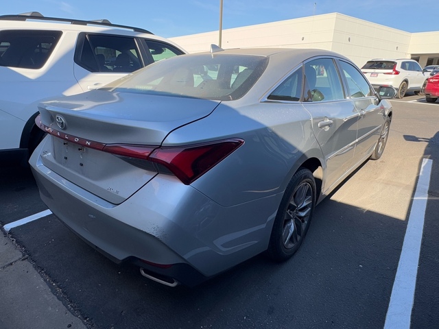 2022 Toyota Avalon XLE 5