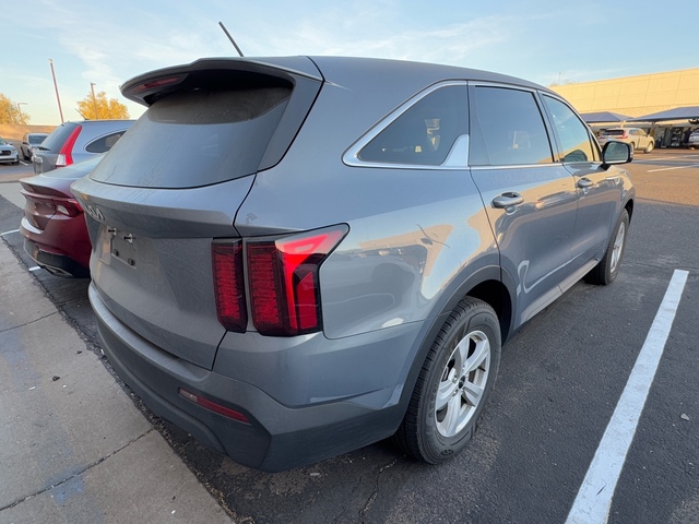 2023 Kia Sorento LX 5