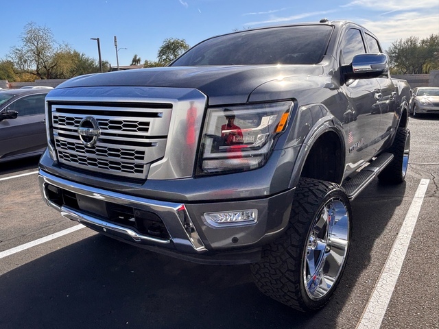 2021 Nissan Titan Platinum Reserve 6