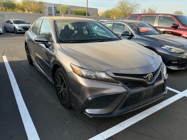 2022 Toyota Camry SE 1