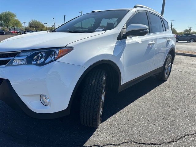 2015 Toyota RAV4  11