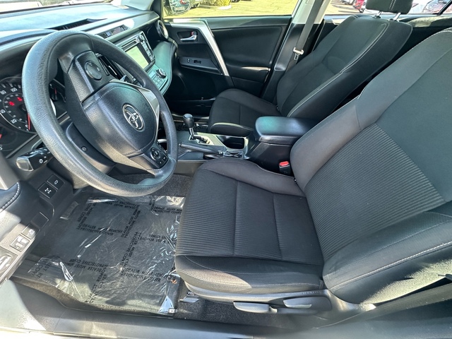 2015 Toyota RAV4  23