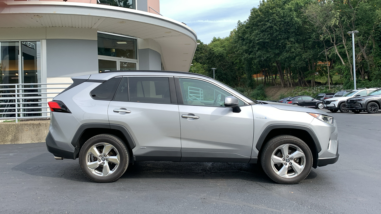 2019 Toyota RAV4 Hybrid Limited 4