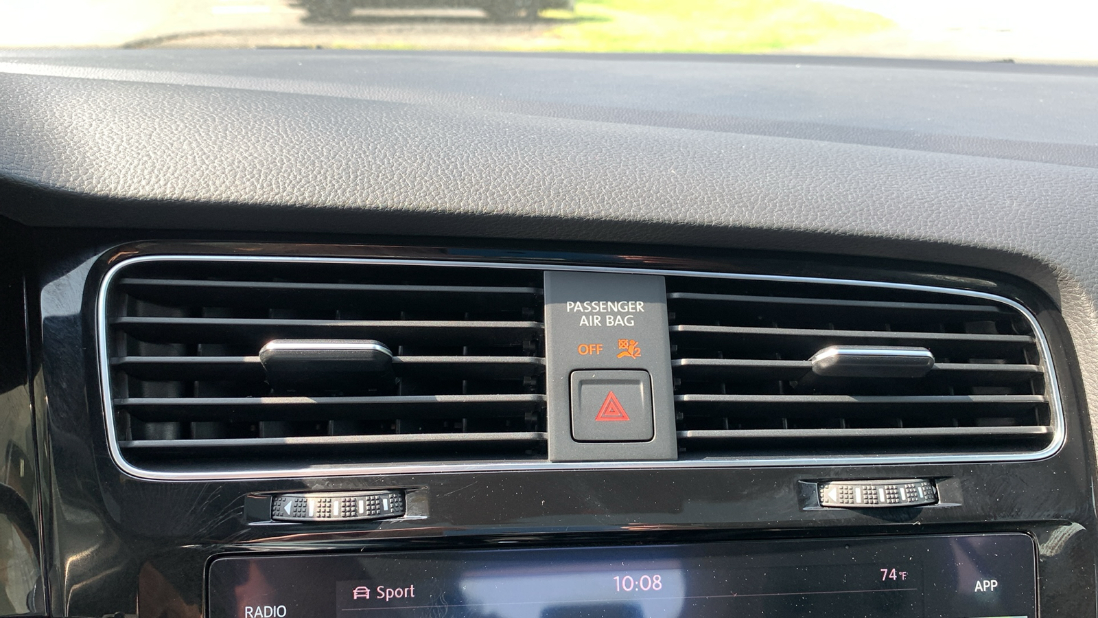 2019 Volkswagen Golf GTI 2.0T SE 14