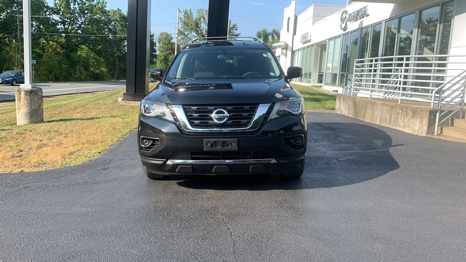 2019 Nissan Pathfinder S 2