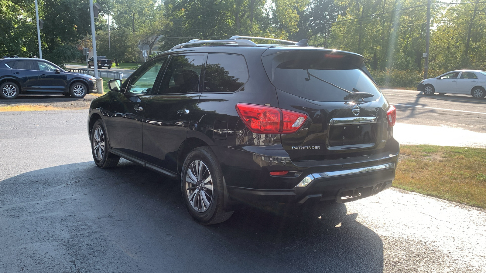 2019 Nissan Pathfinder S 7