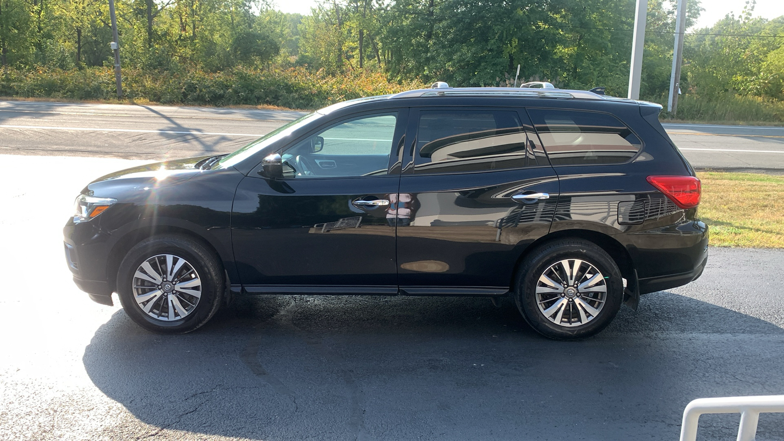 2019 Nissan Pathfinder S 8